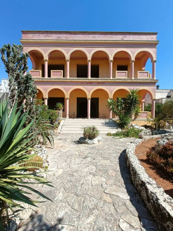 casa indipendente in vendita a Gagliano del Capo in zona Arigliano