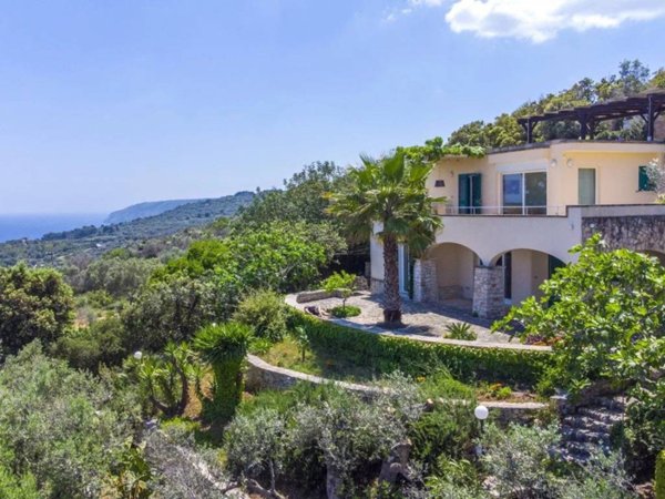 casa indipendente in vendita a Gagliano del Capo