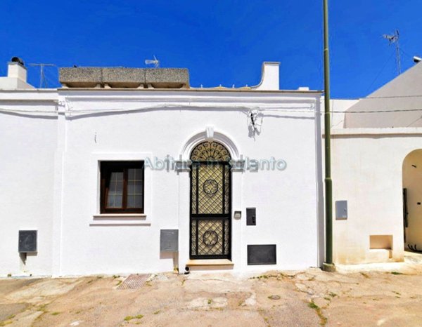 casa indipendente in vendita a Gagliano del Capo in zona Arigliano