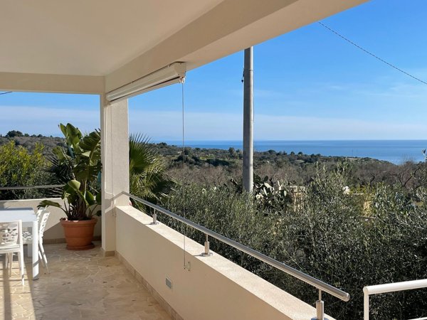 casa indipendente in vendita a Gagliano del Capo in zona Arigliano