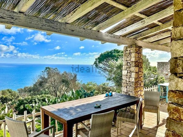 casa indipendente in vendita a Gagliano del Capo in zona Arigliano