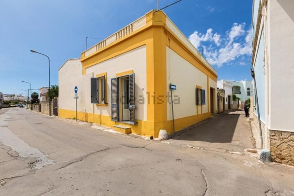 pentavano in vendita a Gagliano del Capo in zona Arigliano