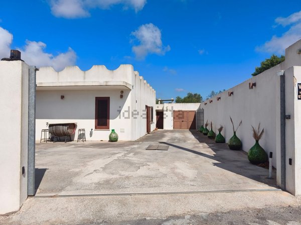 casa indipendente in vendita a Gagliano del Capo in zona Arigliano