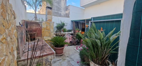 casa indipendente in vendita a Galatina in zona Collemeto