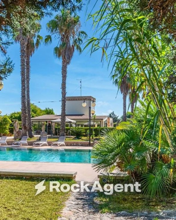 casa indipendente in vendita a Galatina in zona Santa Barbara