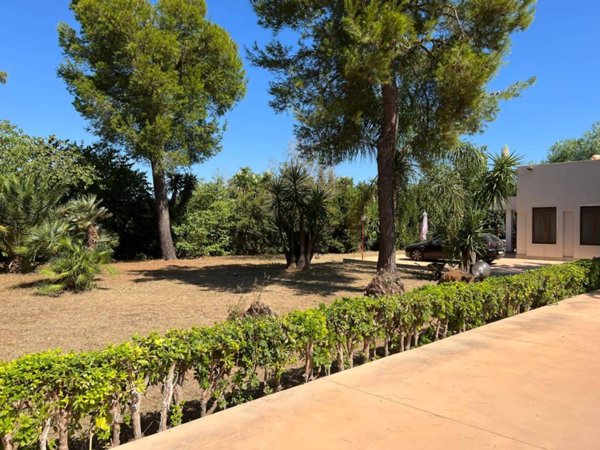 casa indipendente in vendita a Galatina in zona Santa Barbara