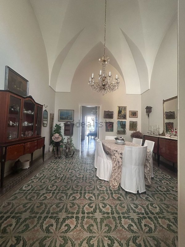 pentavano in vendita a Galatina