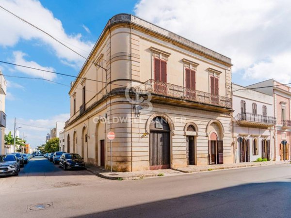 intera palazzina in vendita a Galatina