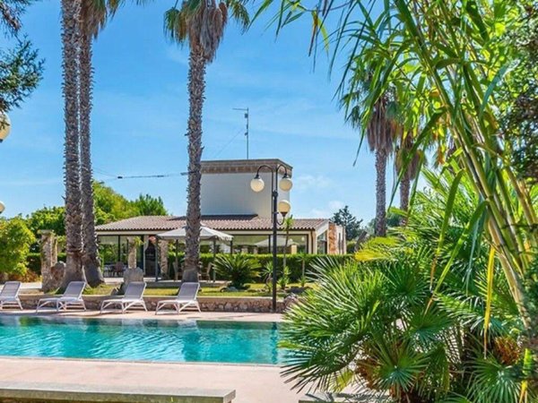 negozio in vendita a Galatina