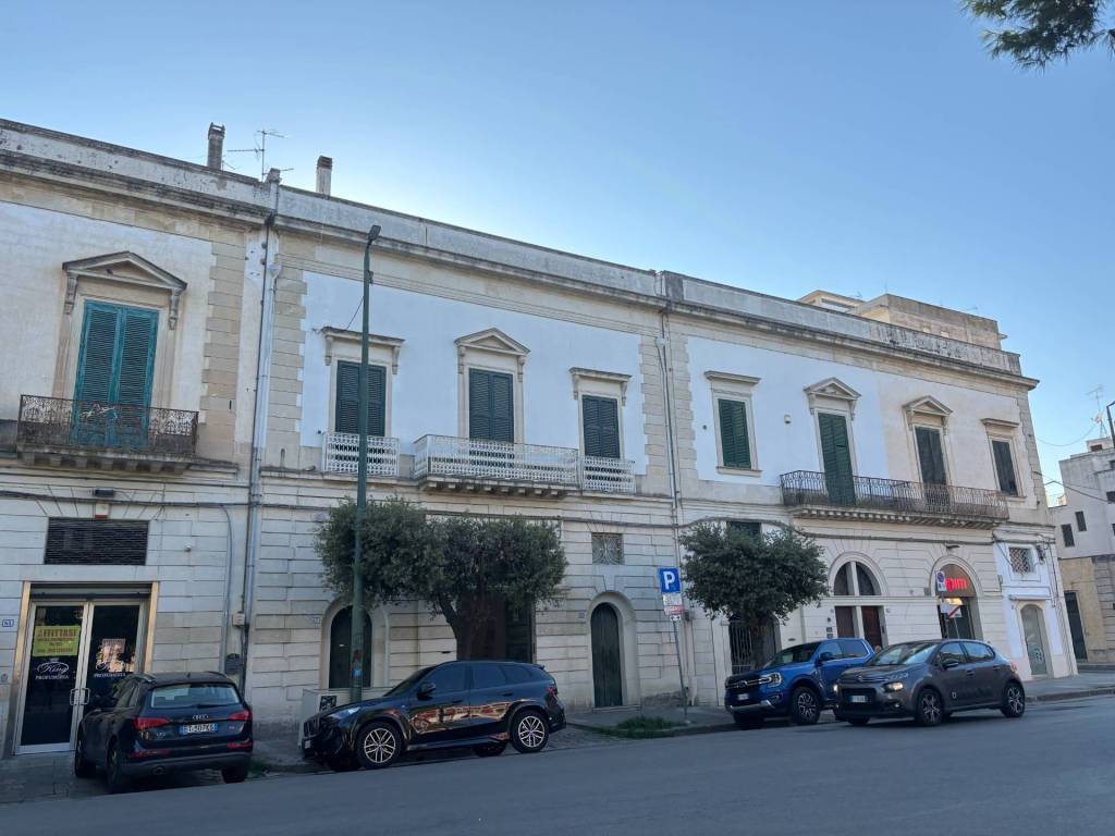 intera palazzina in vendita a Galatina