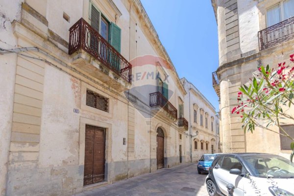 intera palazzina in vendita a Galatina