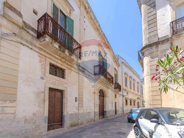 intera palazzina in vendita a Galatina