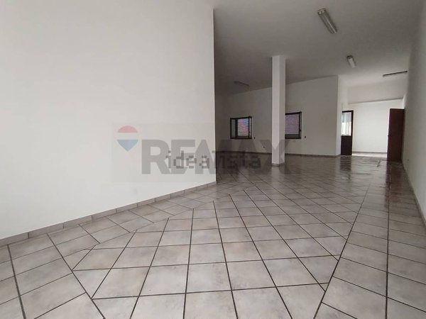 locale commerciale in vendita a Galatina in zona Noha