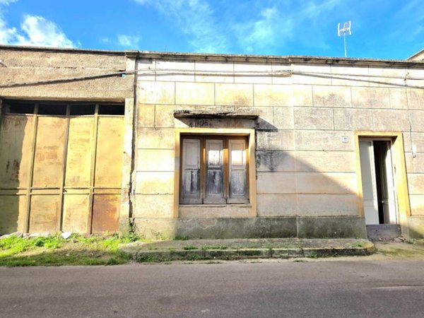 locale commerciale in vendita a Galatina in zona Collemeto