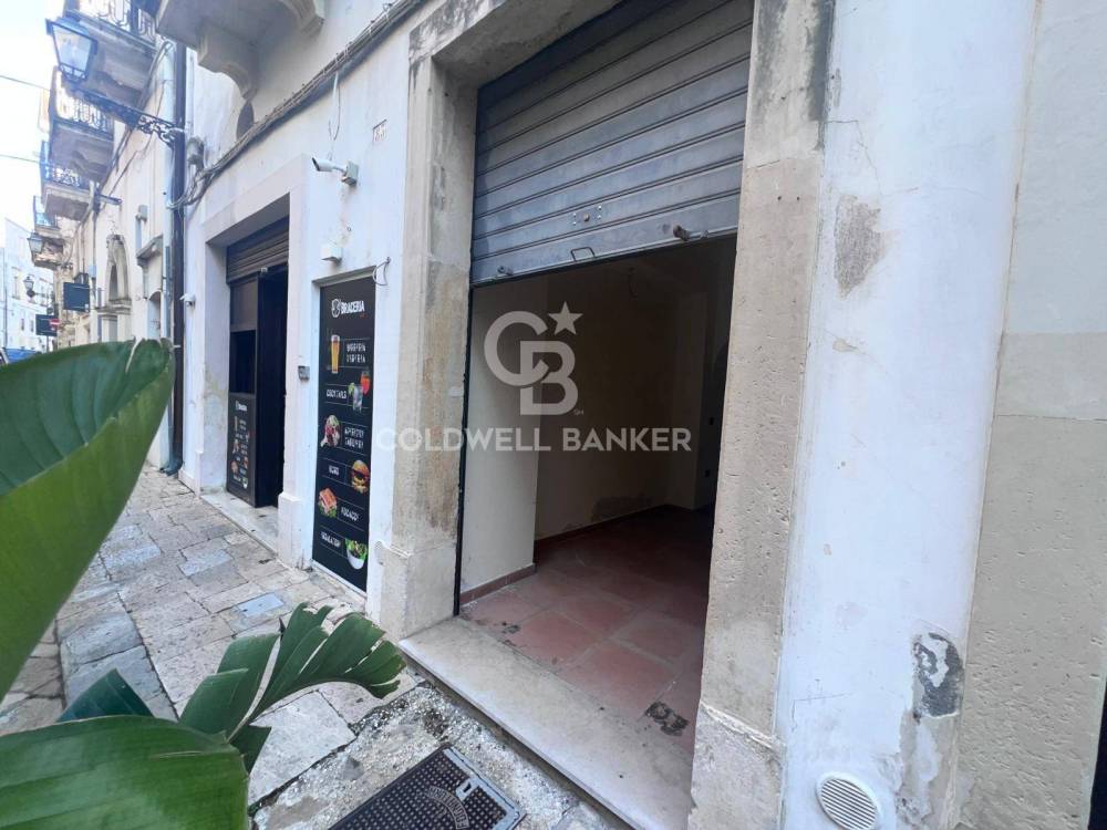 locale di sgombero in vendita a Galatina