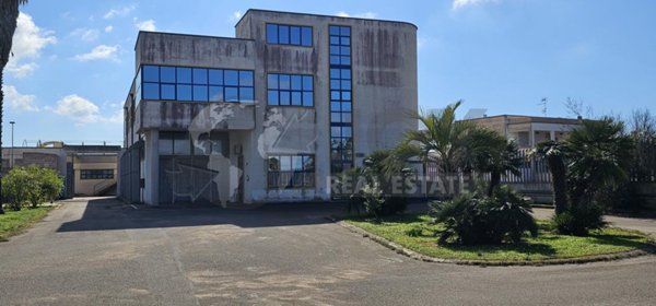 locale commerciale in vendita a Galatone