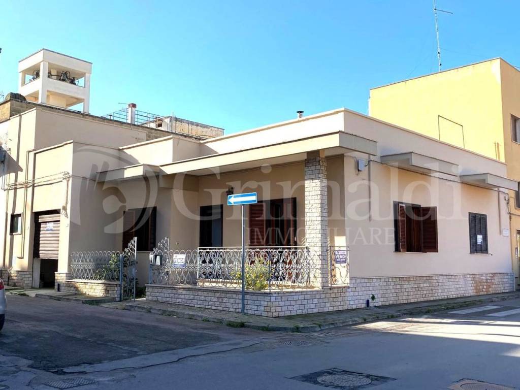 casa indipendente in vendita a Galatone
