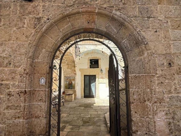 pentavano in vendita a Galatone