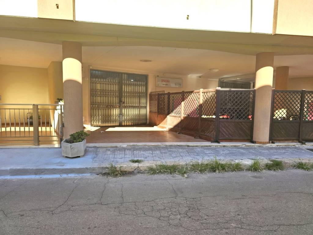 negozio in vendita a Galatone