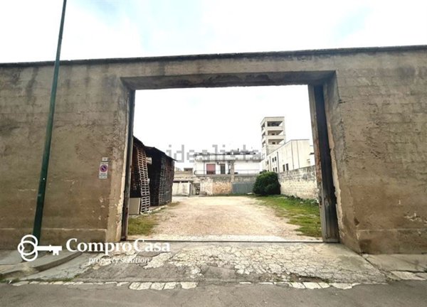 locale di sgombero in vendita a Galatone