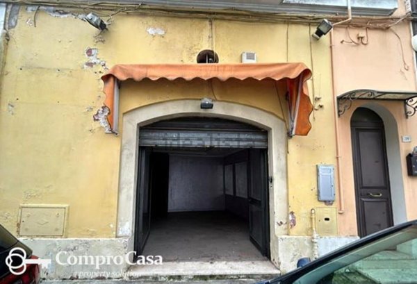 locale commerciale in vendita a Galatone