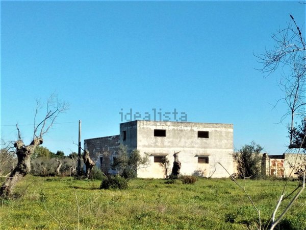 pentavano in vendita a Galatone