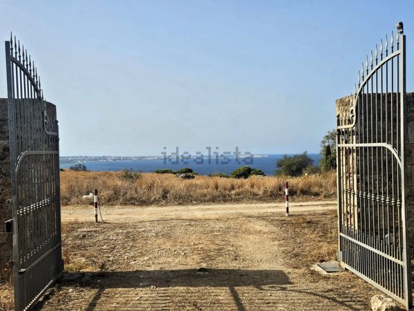 pentavano in vendita a Galatone