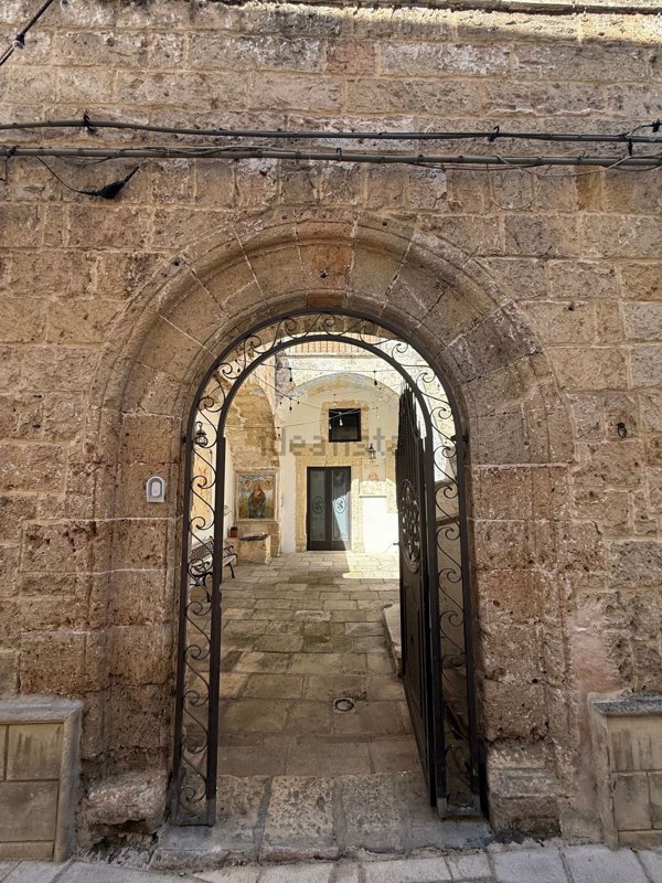 pentavano in vendita a Galatone