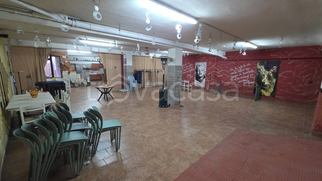 locale commerciale in vendita a Galatone