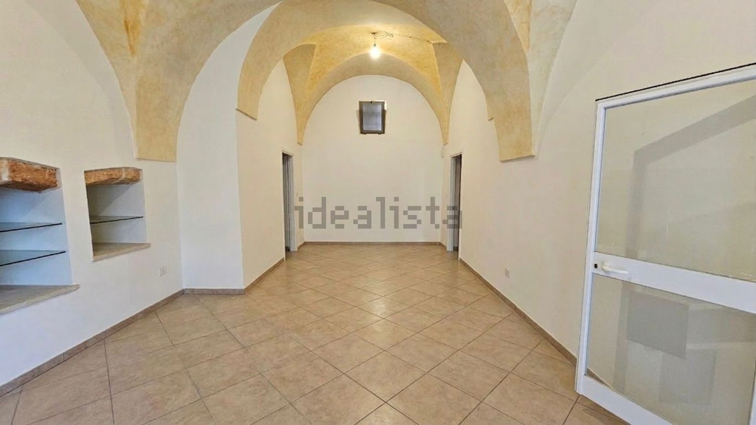 locale commerciale in vendita a Galatone