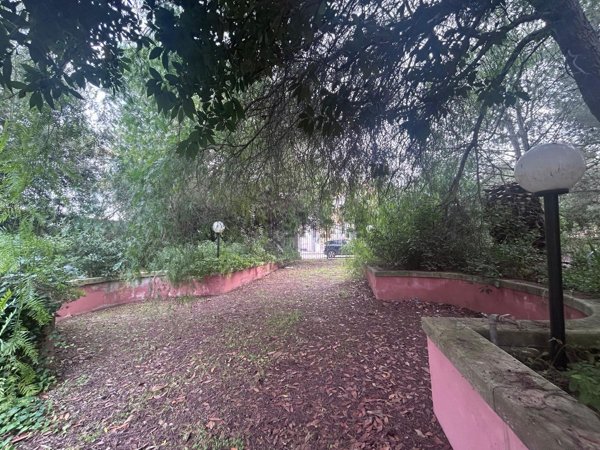 pentavano in vendita a Galatone