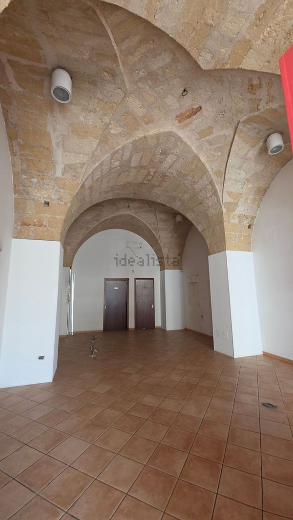 locale commerciale in vendita a Galatone
