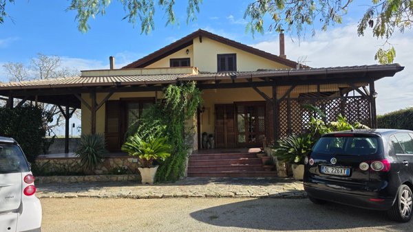 casa indipendente in vendita a Galatone