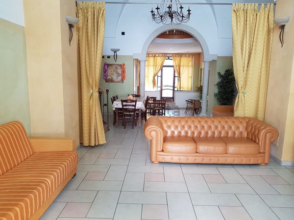 locale commerciale in vendita a Galatone