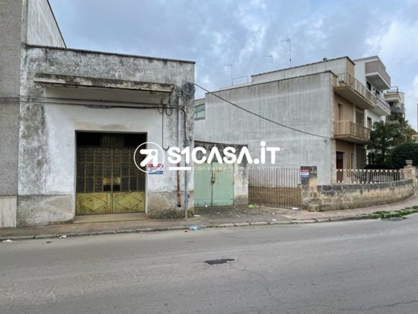 locale commerciale in vendita a Galatone