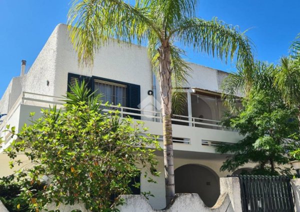 casa indipendente in vendita a Gallipoli in zona Baia Verde