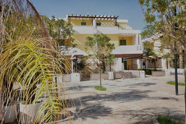 casa indipendente in vendita a Gallipoli in zona Baia Verde