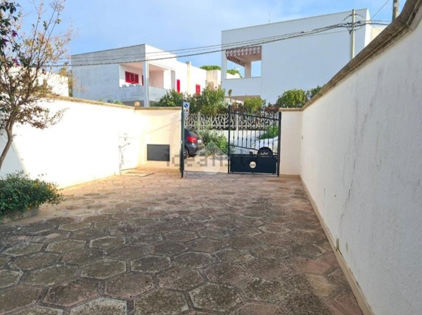 casa indipendente in vendita a Gallipoli in zona Baia Verde
