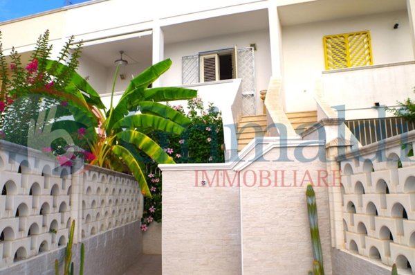 casa indipendente in vendita a Gallipoli in zona Baia Verde