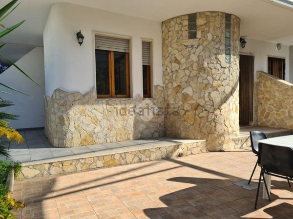 casa indipendente in vendita a Gallipoli in zona Baia Verde