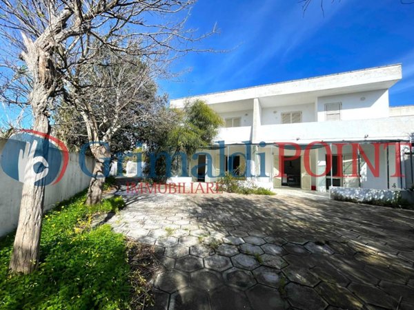 casa indipendente in vendita a Gallipoli in zona Baia Verde
