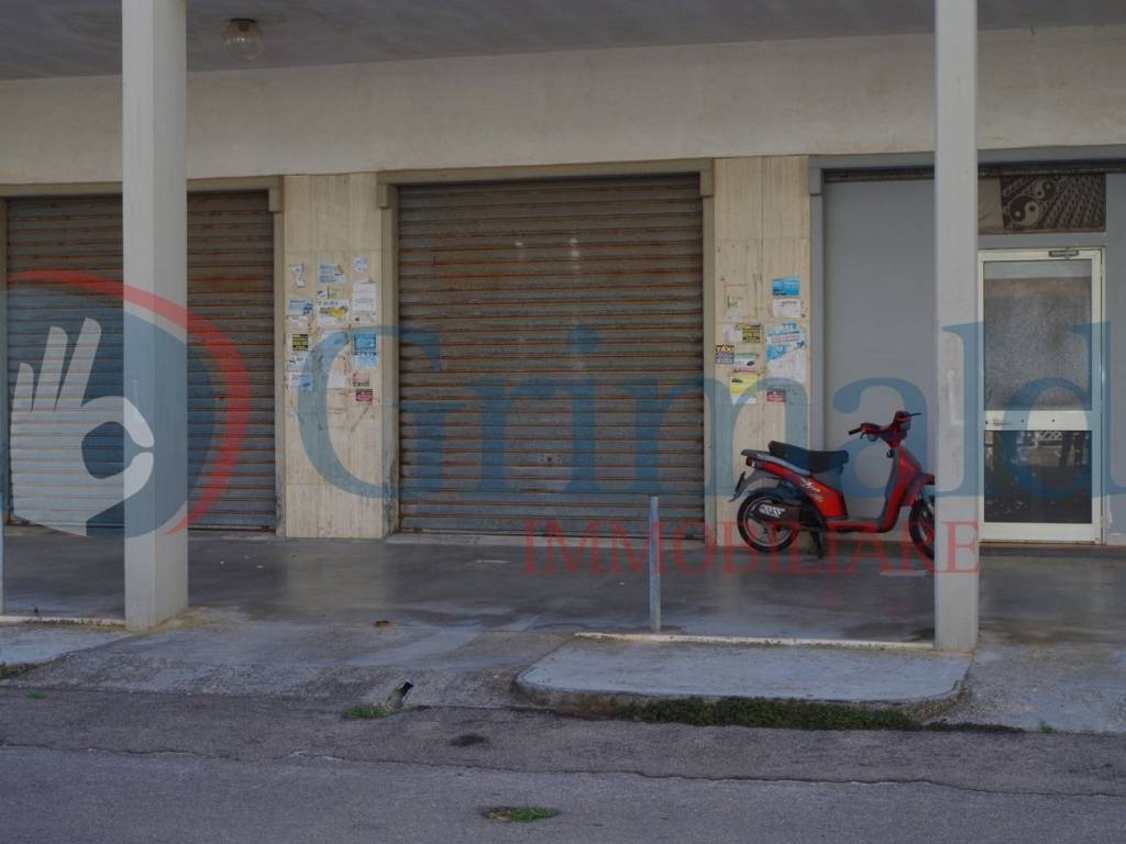 locale commerciale in vendita a Gallipoli in zona Rivabella