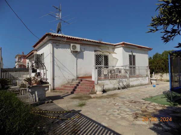 casa indipendente in vendita a Gallipoli in zona Baia Verde