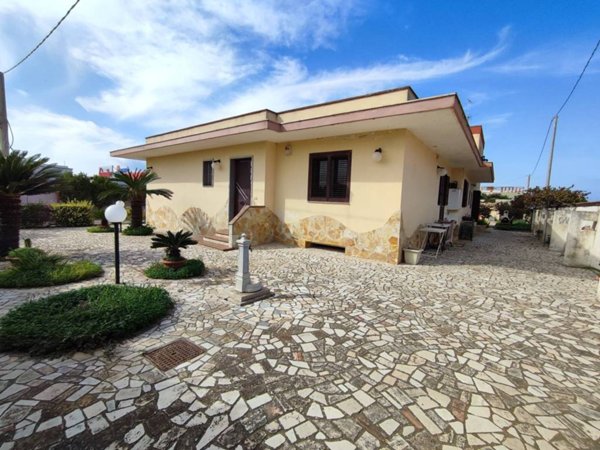 casa indipendente in vendita a Gallipoli in zona Rivabella