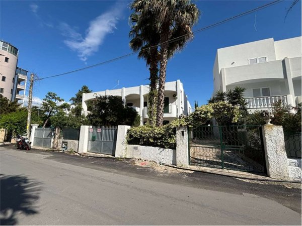 casa indipendente in vendita a Gallipoli in zona Baia Verde