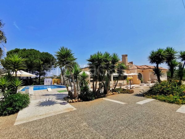 casa indipendente in vendita a Gallipoli in zona Rivabella