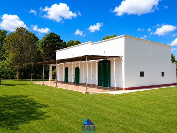 casa indipendente in vendita a Gallipoli in zona Baia Verde