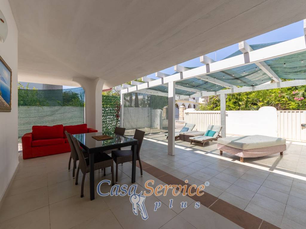 casa indipendente in vendita a Gallipoli in zona Baia Verde