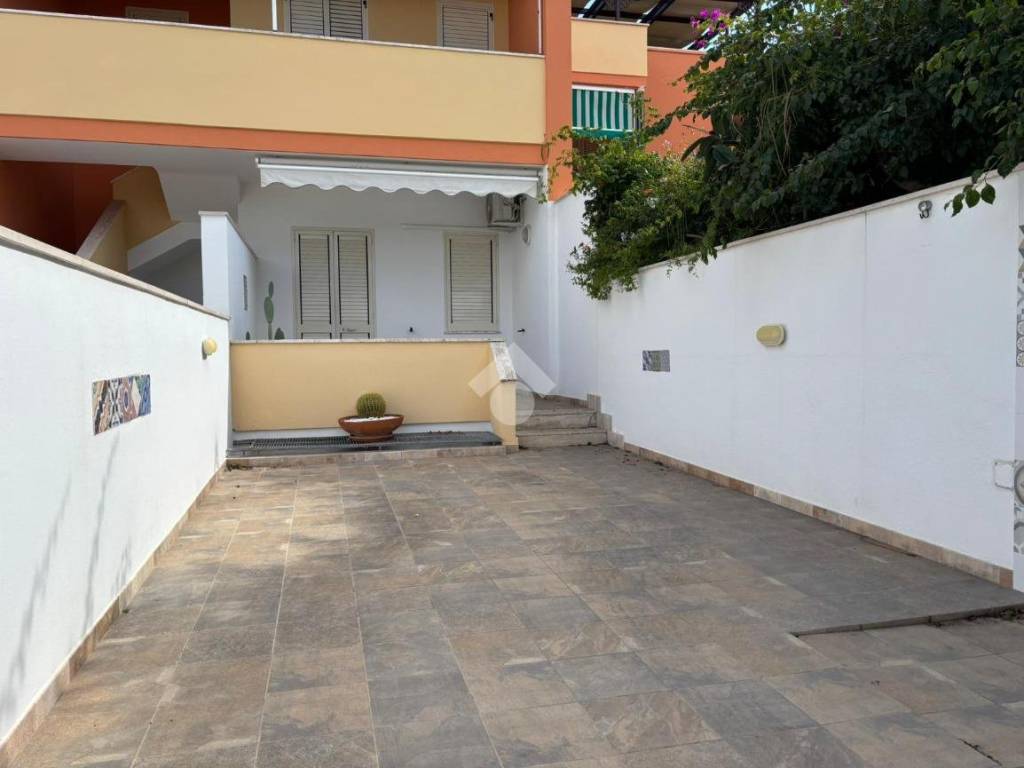 casa indipendente in vendita a Gallipoli in zona Baia Verde