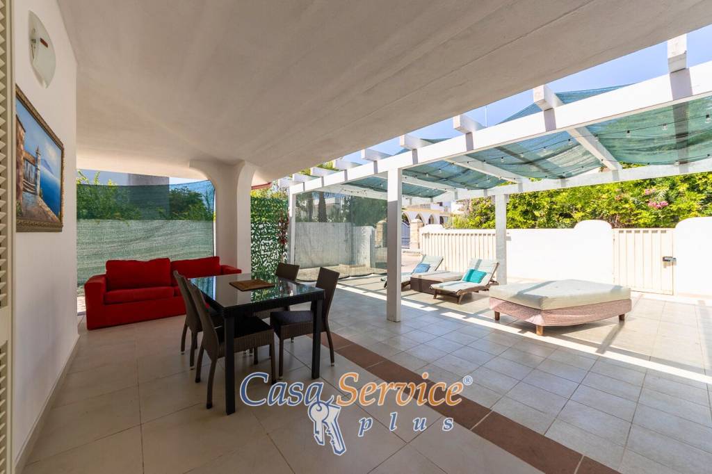 casa indipendente in vendita a Gallipoli in zona Baia Verde